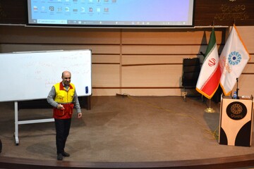 دوره آموزشی اطفای حریق با حضور کارکنان کتابخانه‌های عمومی استان کرمانشاه