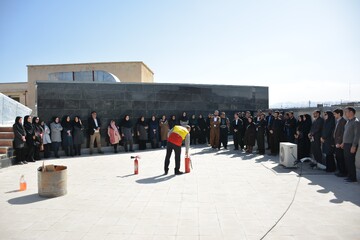 دوره آموزشی اطفای حریق با حضور کارکنان کتابخانه‌های عمومی استان کرمانشاه