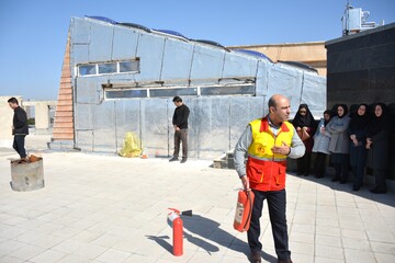 دوره آموزشی اطفای حریق با حضور کارکنان کتابخانه‌های عمومی استان کرمانشاه