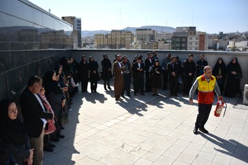 دوره آموزشی اطفای حریق با حضور کارکنان کتابخانه‌های عمومی استان کرمانشاه