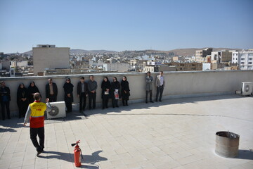 دوره آموزشی اطفای حریق با حضور کارکنان کتابخانه‌های عمومی استان کرمانشاه
