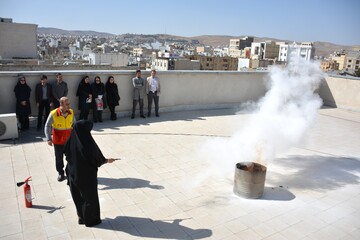 دوره آموزشی اطفای حریق با حضور کارکنان کتابخانه‌های عمومی استان کرمانشاه