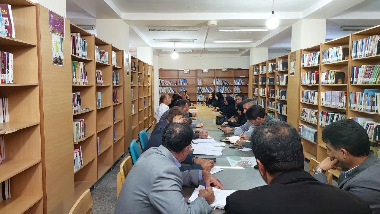 نشست بررسی مسائل کتابخانه‌های عمومی گچساران و بازدید از کتابخانه‌های شهرستان برگزار شد