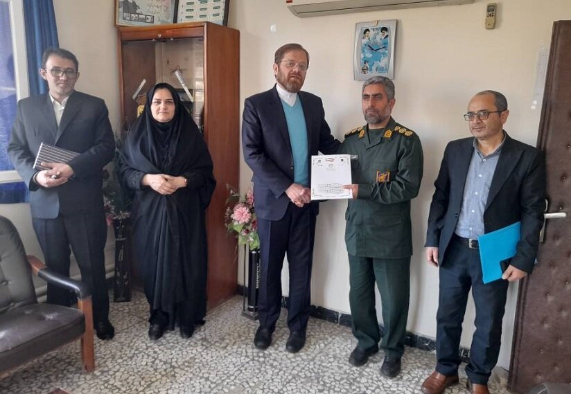 بازدید از کتابخانه ها و دیدار با مقامات و مسئولین فرهنگی شهرستان گرمی