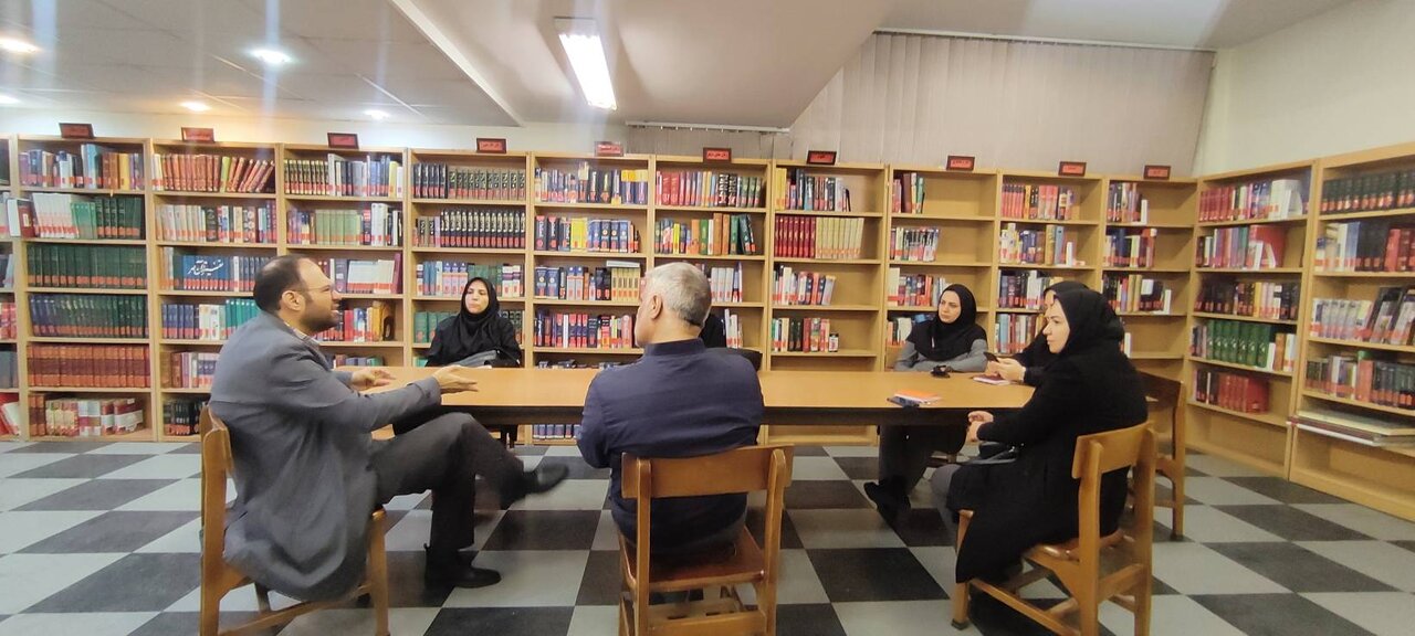 نشست تبادل‌نظر درباره مسائل نوجوانان در حوزه کتابخانه‌های عمومی در تهران برگزار شد