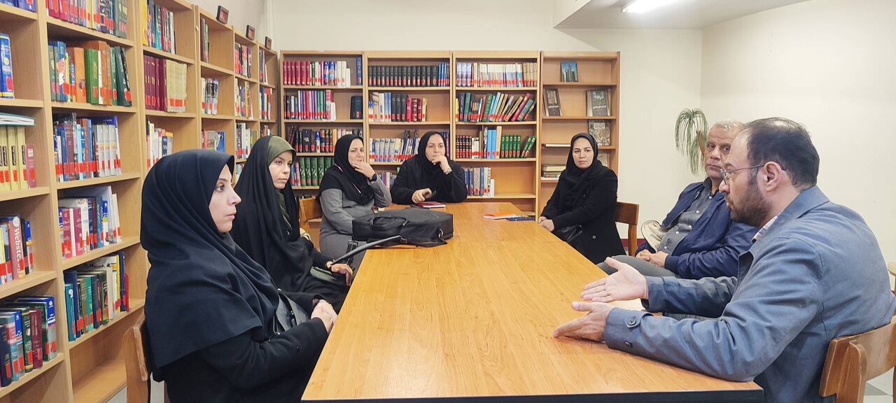 نشست تبادل‌نظر درباره مسائل نوجوانان در حوزه کتابخانه‌های عمومی در تهران برگزار شد