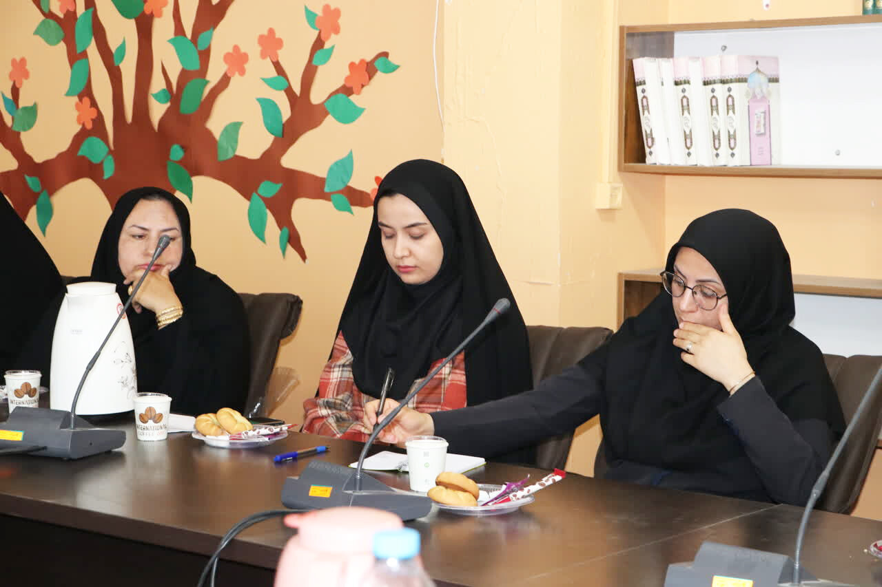 بازدیدهای میدانی، راهکار عملی رفع مشکلات کتابخانه‌ها است/ هم‌افزایی و گفت‌وگو، مسیر ارتقای خدمات کتابخانه‌های عمومی فارس