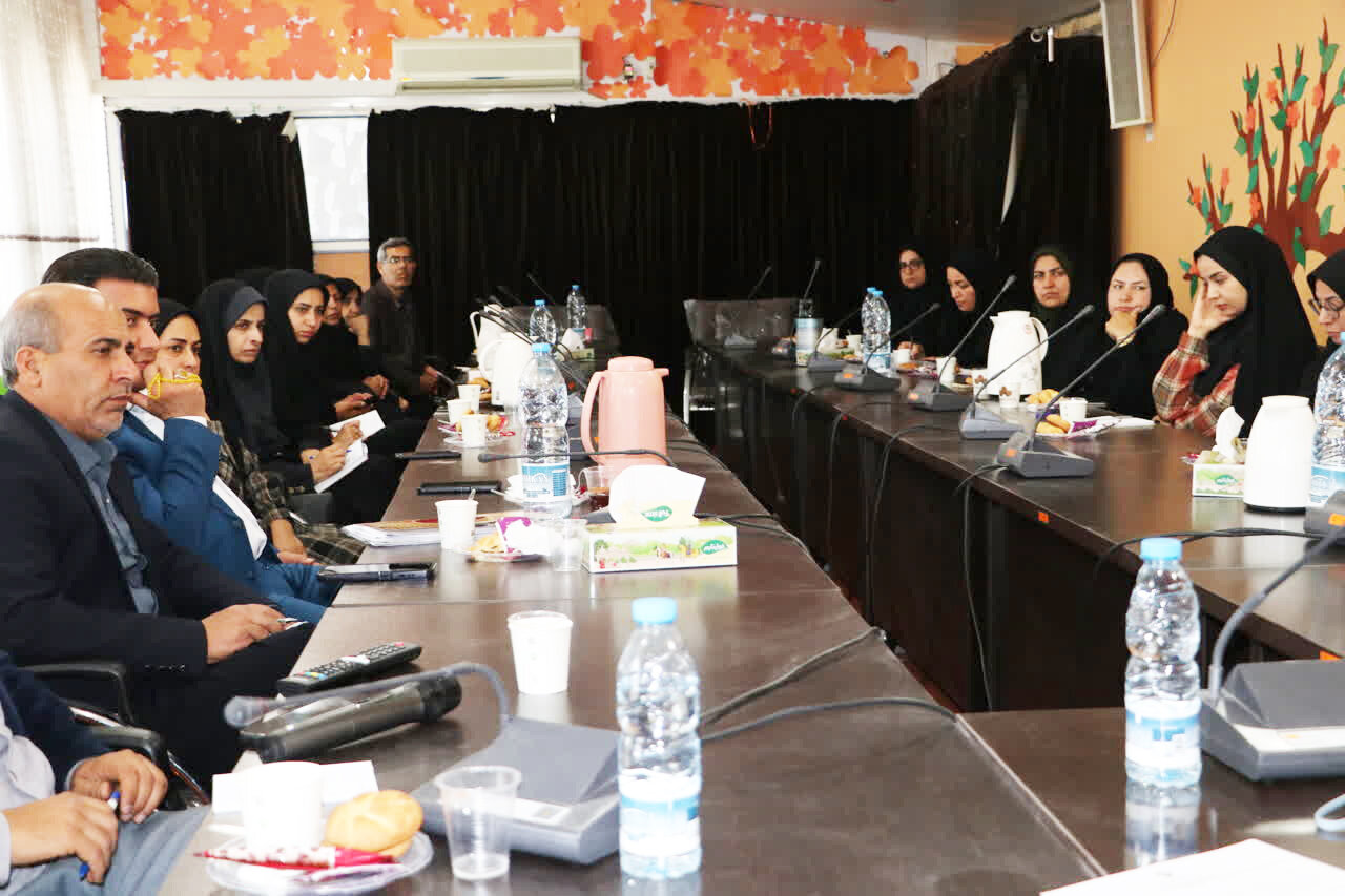 بازدیدهای میدانی، راهکار عملی رفع مشکلات کتابخانه‌ها است/ هم‌افزایی و گفت‌وگو، مسیر ارتقای خدمات کتابخانه‌های عمومی فارس