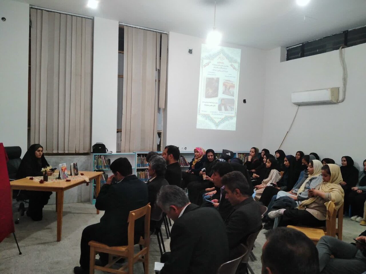 رمانها، آینده فرهنگی جامعه را میسازند