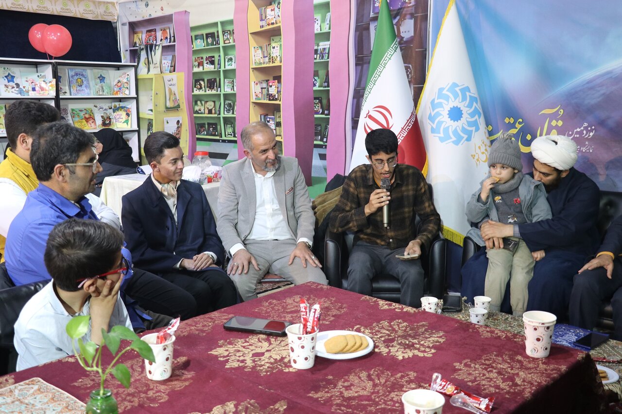 «خلوت انس»؛ ضیافت شعر آیینی در نوزدهمین نمایشگاه بین‌المللی قرآن و عترت مشهد