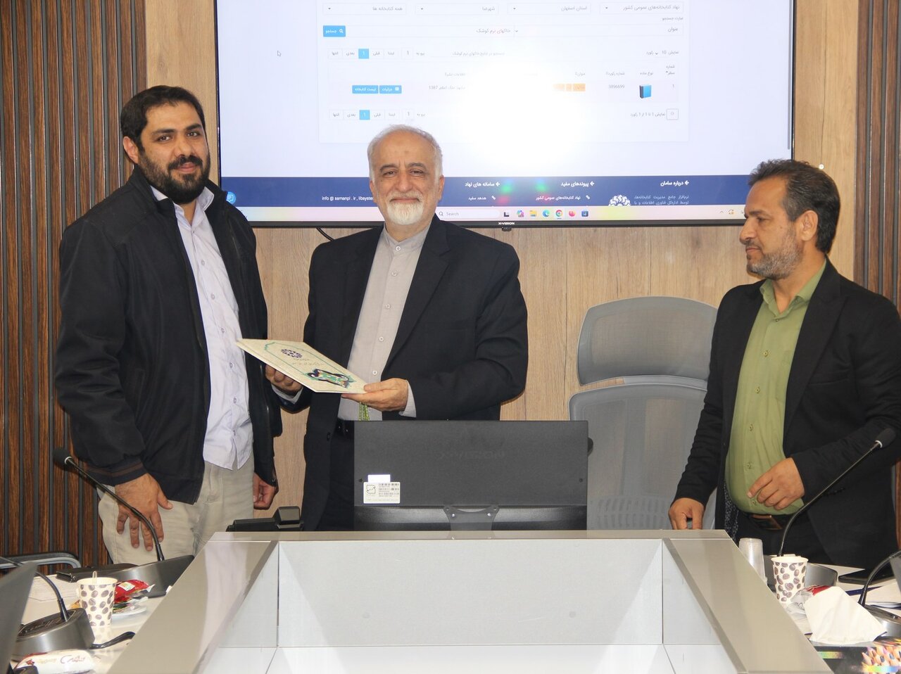 گردهمایی موسسین و کتابداران کتابخانه های مشارکتی استان اصفهان