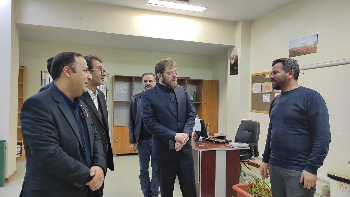 کتابخانه های عمومی مراکز تولید اندیشه، فکر و دانایی هستند