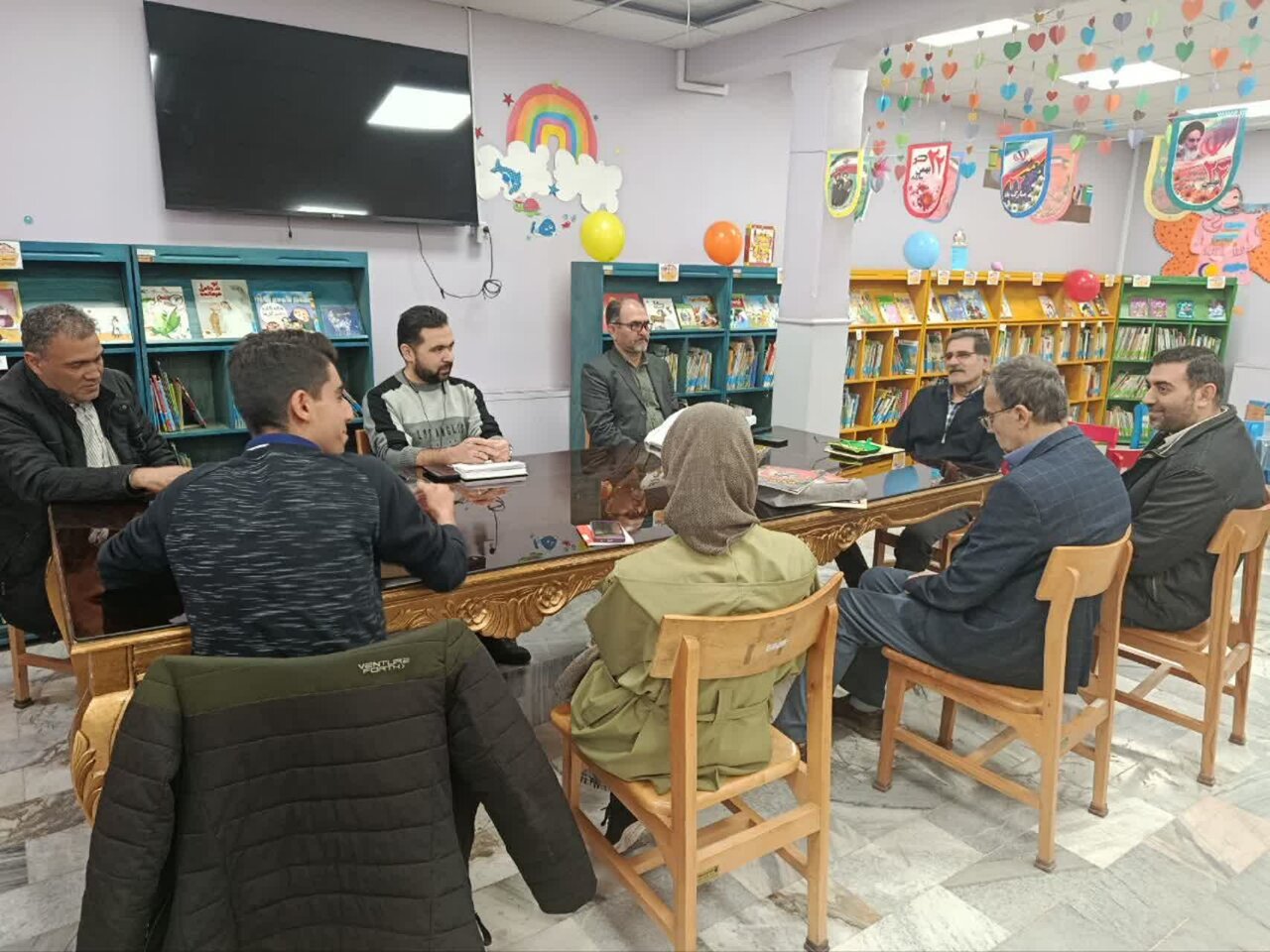 نشست «کتاب‌خوان چهارشنبه‌ها» در کتابخانه آیت‌الله خامنه‌ای قم