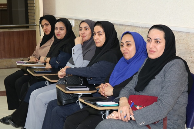 دوره آموزشی «ارتقای خدمات کتابخانه‌ای به نوجوانان» برای کتابداران استان سمنان برگزار شد