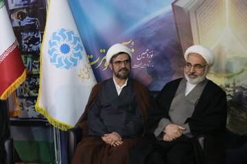 غرفه اداره‌کل کتابخانه‎های عمومی استان خراسان رضوی در اختتامییه نمایشگاه قرآن و عترت مشهد