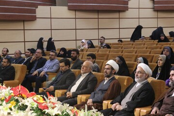 غرفه اداره‌کل کتابخانه‎های عمومی استان خراسان رضوی در اختتامییه نمایشگاه قرآن و عترت مشهد