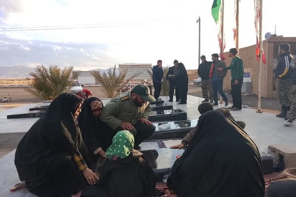 رویدادهای چندگانه فرهنگی در خوروبیابانک؛ از جمع‌خوانی کتاب تا تجدید میثاق با شهدا در کتابخانه‌ها