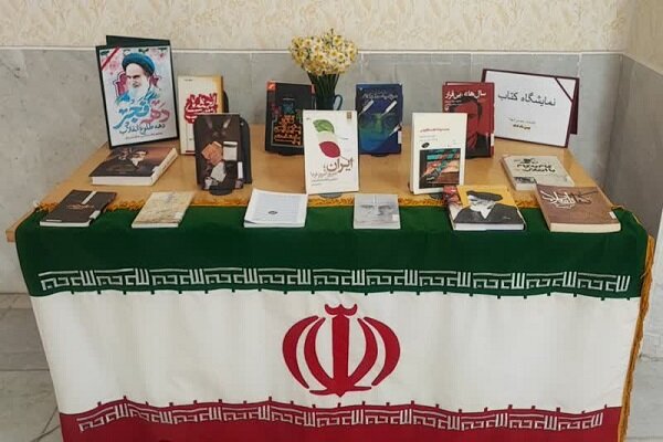 رویدادهای چندگانه فرهنگی در خوروبیابانک؛ از جمعخوانی کتاب تا تجدید میثاق با شهدا در کتابخانهها