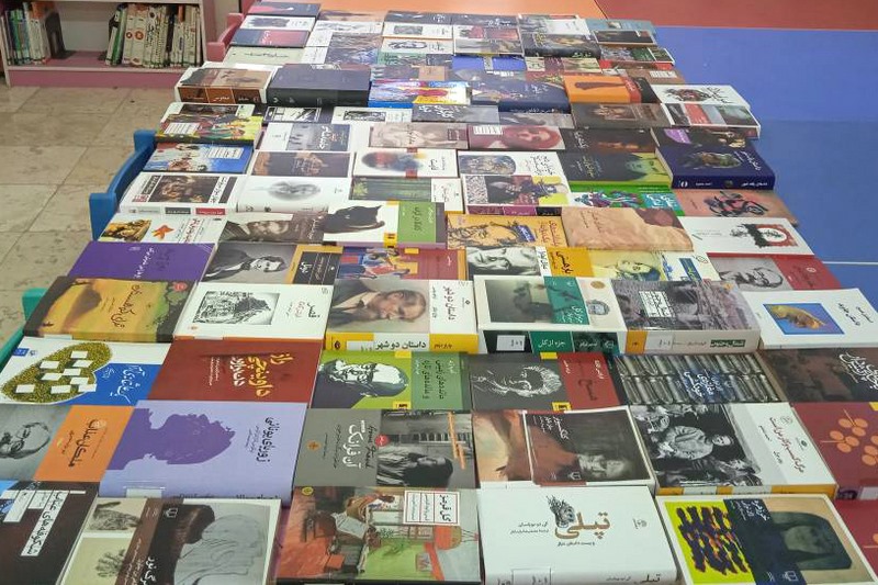 ۲۶۰ جلد کتاب به کتابخانههای عمومی انارستان و ریز اهدا شد