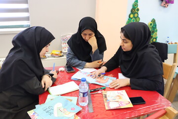 کارگاه آموزشی «چگونه کتاب جان بگیرد» در کتابخانه مرکزی یزد برگزار شد