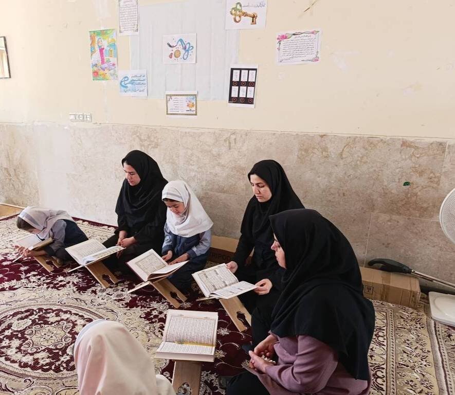انس با قرآن و کتاب در کتابخانه‌های عمومی استان کرمانشاه
