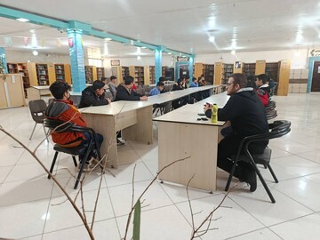 تقویت بینش تاریخی نوجوانان در کتابخانه عمومی مهر چهارده معصوم (ع) شهرستان کاشمر