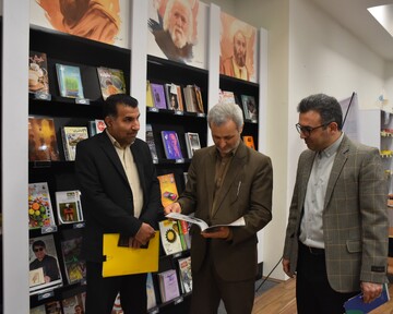 بازدید اعضاءانجمن کتابخانه‌های عمومی استان خراسان رضوی از کتابخانه مرکزی امام خمینی (قدس‌سره) مشهد