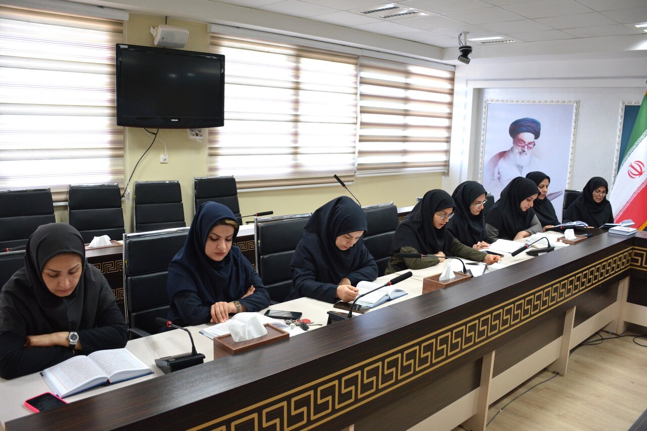 برگزاری محفل انس با قرآن کریم در اداره کل کتابخانه های کرمانشاه