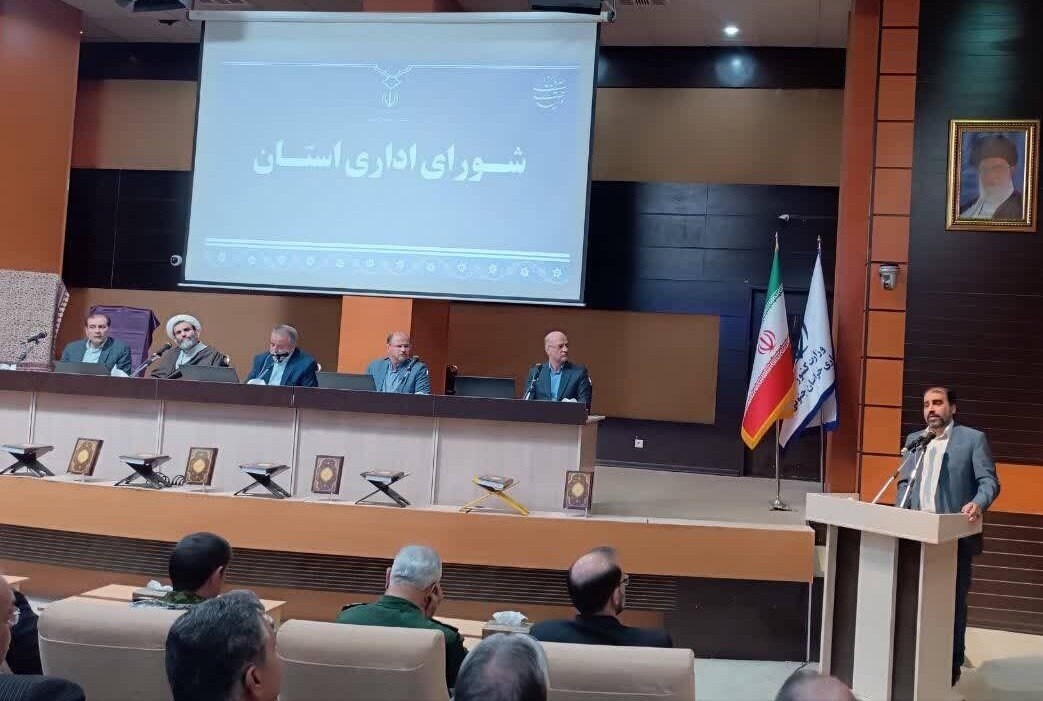 نخستین قرآن تمام نستعلیق جهان اسلام به شیوه عثمان طه» با تلاش هنرمند و ناشر بیرجندی رونمایی شد