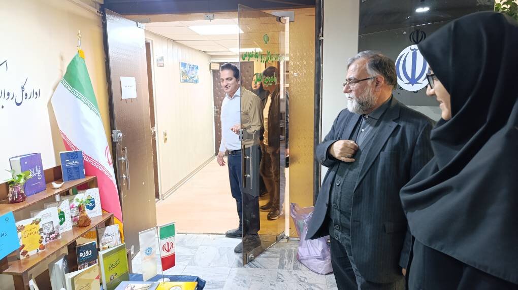 برپایی نمایشگاه کتاب «زندگی با آیهها» در استانداری لرستان