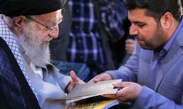 خاطره دبیر محفل ادبی لرستان از دیدار با رهبر شهید