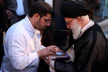 خاطره دبیر محفل ادبی از دیدار با رهبر شهید