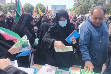 حضور کتابداران استان بوشهر در راهپیمایی روز جهانی قدس