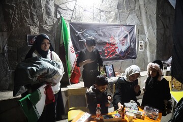 موکب فرهنگی اداره کل کتابخانه‌های عمومی استان خراسان رضوی، با همکاری کتابخانه مرکزی امام خمینی(قدس‌سره) در سوگ شهادت قائد امت اسلام