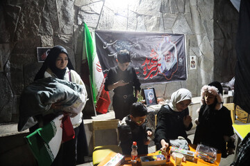 موکب فرهنگی اداره کل کتابخانه‌های عمومی استان خراسان رضوی، با همکاری کتابخانه مرکزی امام خمینی(قدس‌سره) در سوگ شهادت قائد امت اسلام