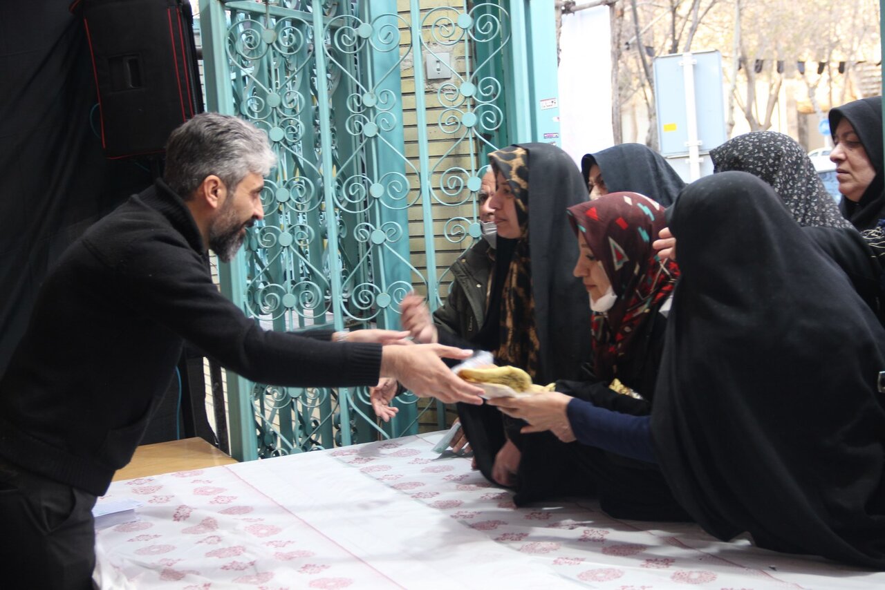 موکب فرهنگی اهل‌بیت(ع) و سفره کرم امام حسن مجتبی(ع) در اصفهان؛ نماد مهربانی، مقاومت و همدلی کتابداران