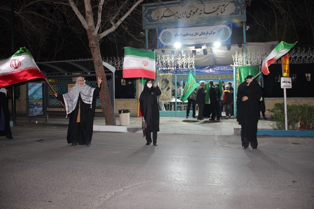 موکب فرهنگی اهل‌بیت(ع) و سفره کرم امام حسن مجتبی(ع) در اصفهان؛ نماد مهربانی، مقاومت و همدلی کتابداران