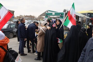 استقرار کتابخانه سیار شهرستان ارومیه در مسیر راهپیمایی روز جهانی قدس