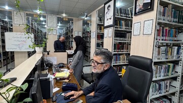 بازدید مدیرکل کتابخانه‌های عمومی استان از کتابخانه‌های خدمت‌رسان به کتابخوانان