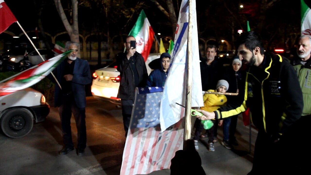 شعله‌های آگاهی در موکب فرهنگی اهل‌بیت(ع)؛ کودکان و نوجوانان اصفهانی فریاد «مرگ بر آمریکا و اسرائیل» سر دادند