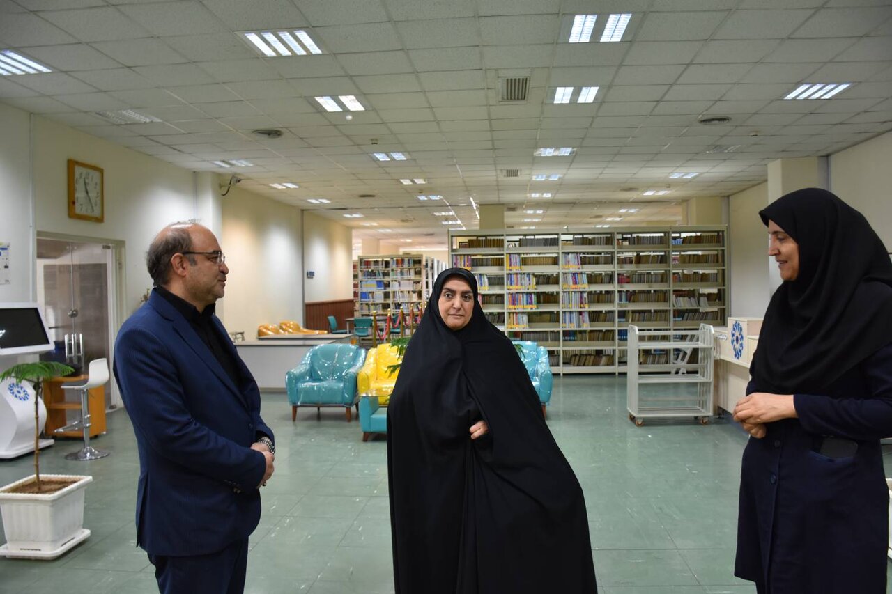 کتابخانه‌های عمومی در شرایط بحرانی نقش مؤثری در حفظ آرامش جامعه دارند