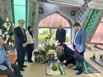 عطر افشانی مزار شهدای مازندران