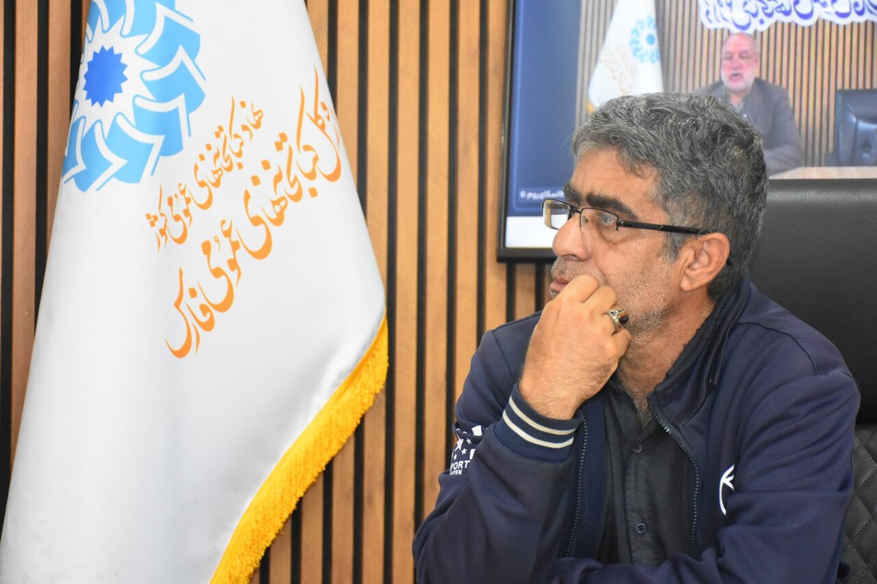 عصر شعر مجازی محفل ادبی قند پارسی، در شیراز برگزار شد