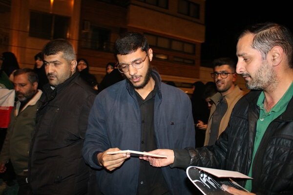 همنوایی کتابداران چهارمحال و بختیاری با آرمانهای انقلاب در راهپیماییهای شبانه