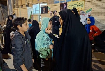 خیابان مهدی (عج) و بخش آسفیج شهرستان بهاباد میزبان پویش فرهنگی «ایستاده برای ایران» و «به رنگ ایران» شد