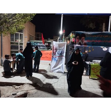 خیابان مهدی (عج) و بخش آسفیج شهرستان بهاباد میزبان پویش فرهنگی «ایستاده برای ایران» و «به رنگ ایران» شد
