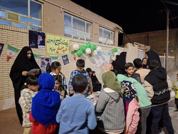خیابان مهدی (عج) و بخش آسفیج شهرستان بهاباد میزبان پویش فرهنگی «ایستاده برای ایران» و «به رنگ ایران» شد