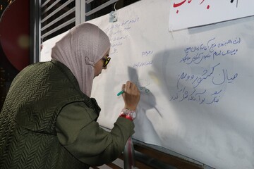 همراهی کتابخانه مرکزی امام خمینی (قدس‌سره) مشهد و کتابخانه‌های سیار استان با خروش شبانه مردم در بیعت با رهبری