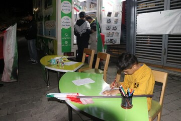 همراهی کتابخانه مرکزی امام خمینی (قدس‌سره) مشهد و کتابخانه‌های سیار استان با خروش شبانه مردم در بیعت با رهبری