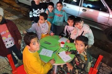 همراهی کتابخانه‌سیار پیک دانایی 8با خروش شبانه مردم در بیعت با رهبری